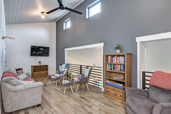 05 - Family Room-1