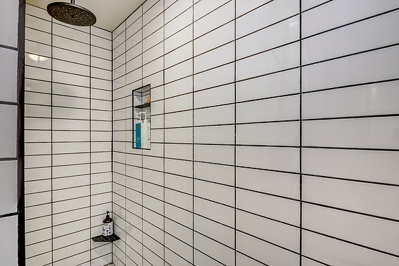 07 - Primary Bathroom-2