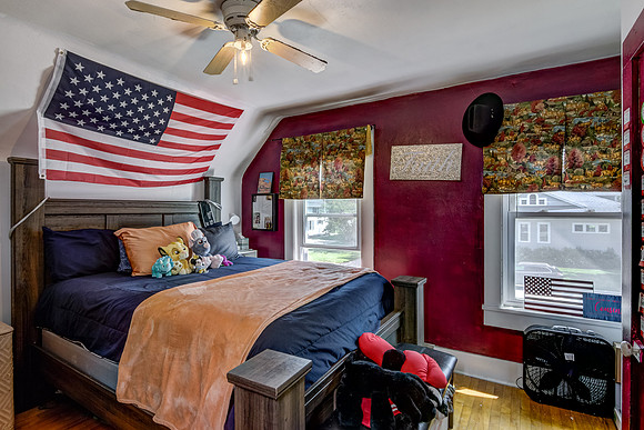 11 - Upper Level Bedroom - 2-1