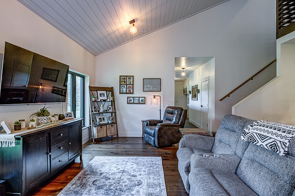 02 - Living Room-3