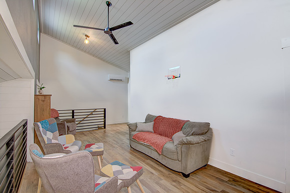05 - Family Room-2