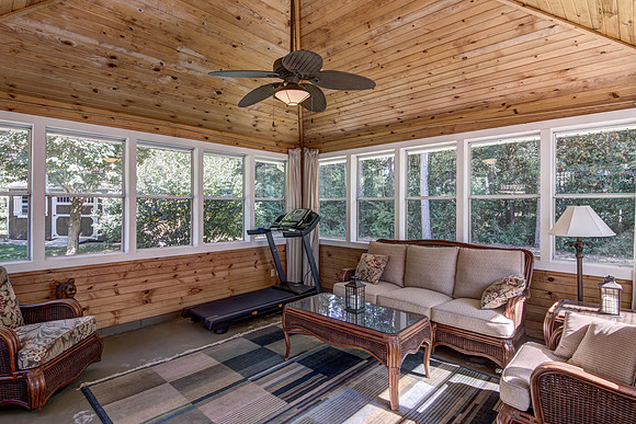 18 - Outbuilding-2
