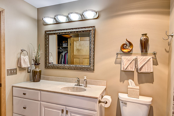 07 - Primary Bathroom-2