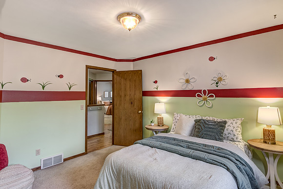 10 - Main Level Bedroom - 1-2