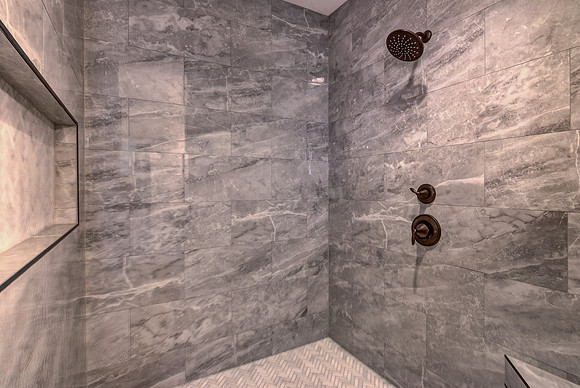 07 - Primary Bathroom-5