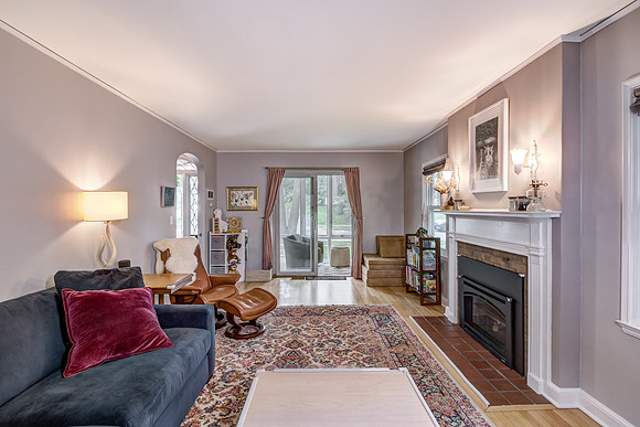 02 - Living Room-6-Edit