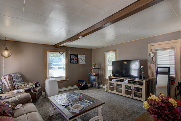 16 bbb-lower lilving room 1-3