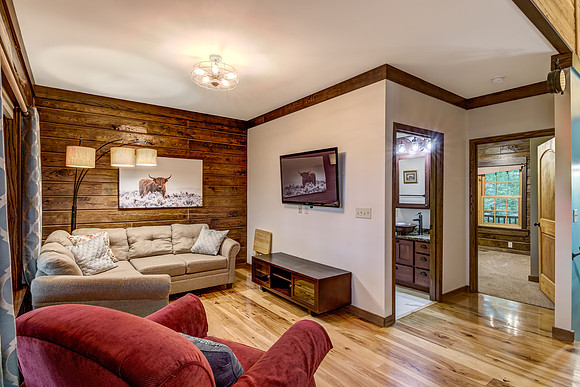05 - Family Room-3
