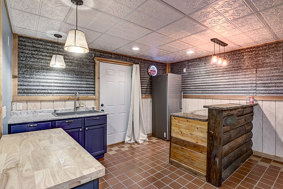 13 - Lower Living Room-08