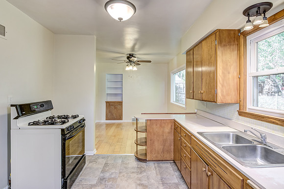 03 - Kitchen-5