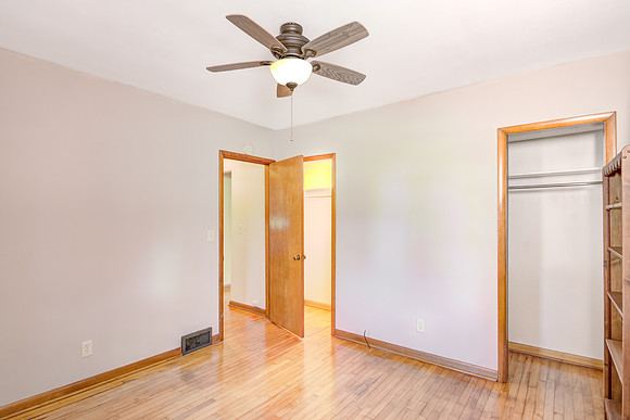 10 - Main Level Bedroom - 1-4-Edit