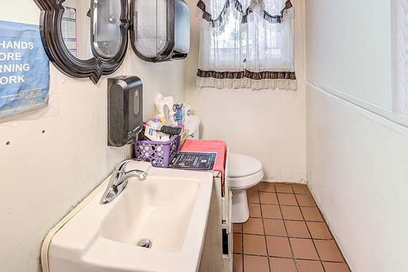 12b - Bathroom-8-Edit