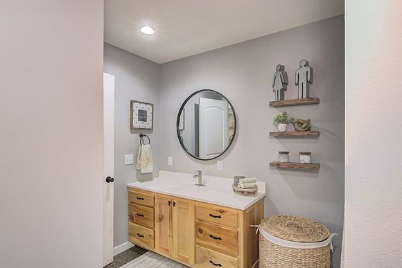 07 - Primary Bathroom-1