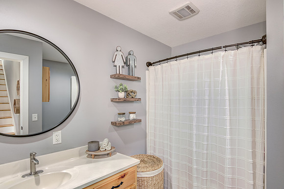 07 - Primary Bathroom-2