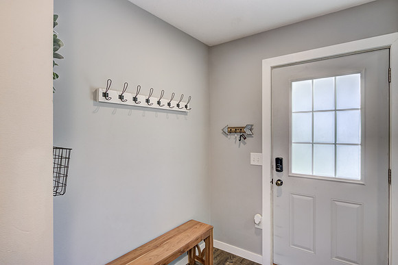 16c - mudroom-1