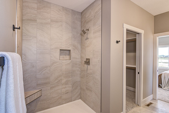 07 - Primary Bathroom-4