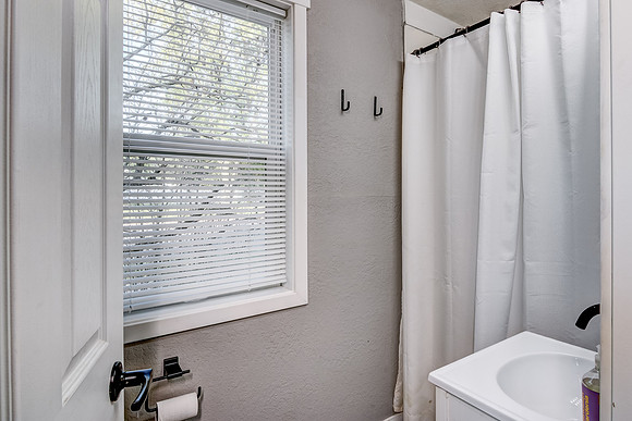12b - Bathroom-2
