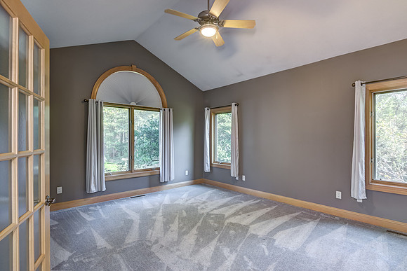 06 - Primary Bedroom-1