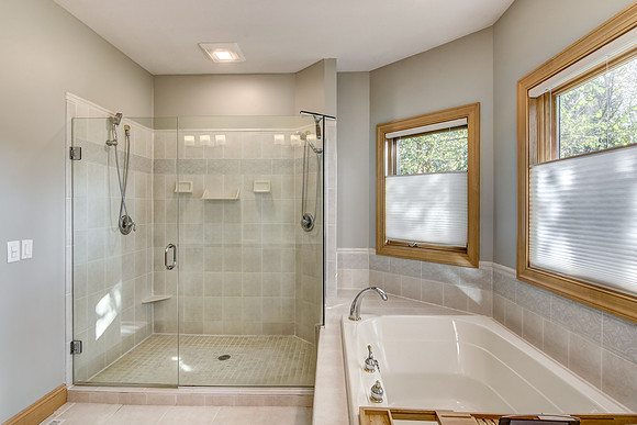 07 - Primary Bathroom-3