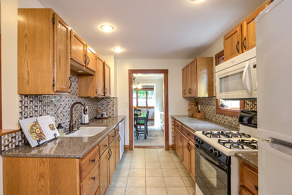03 - Kitchen-3