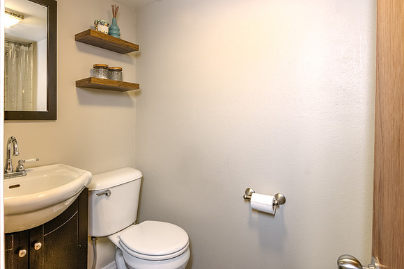 12b - Bathroom-3