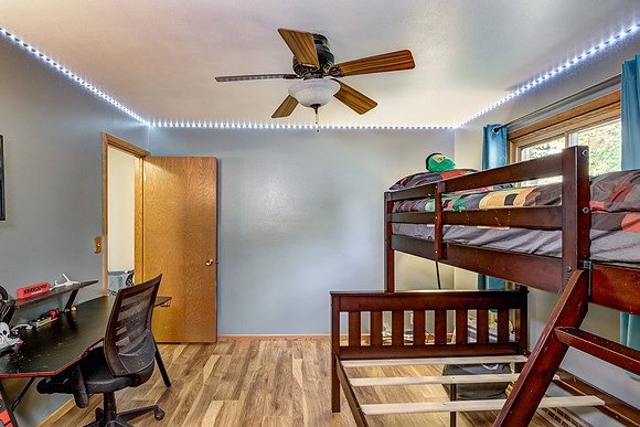 10 - Main Level Bedroom - 3-2