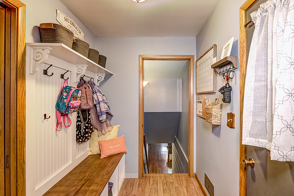 16c - mudroom-1