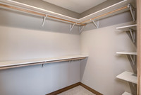 06 - Primary Bedroom-4