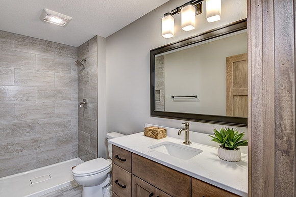 07 - Primary Bathroom-1