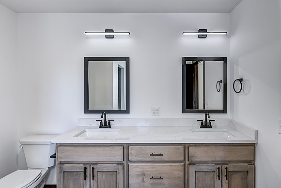 07 - Primary Bathroom-2