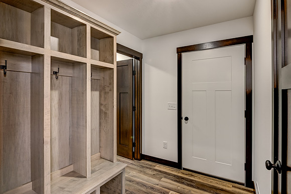 16c - mudroom-1