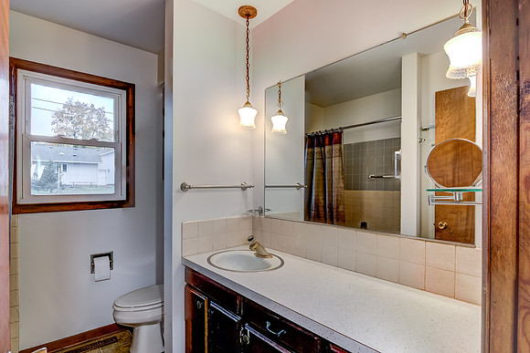 12b - Bathroom-2