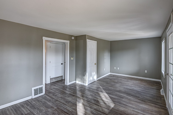 02 - Living Room-4