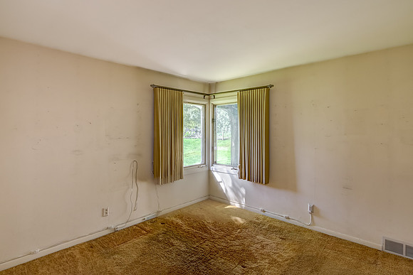10 - Main Level Bedroom - 1-1