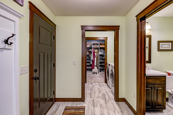16c - mudroom-1