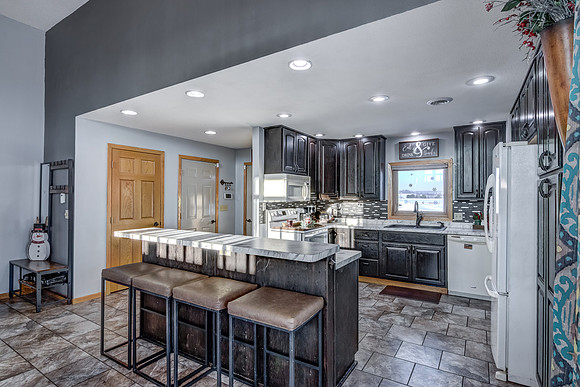 03 - Kitchen-1