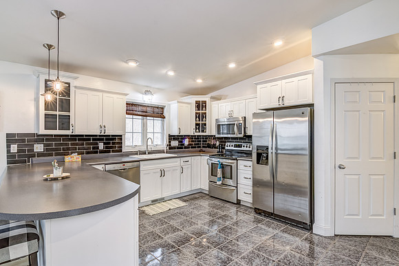 03 - Kitchen-3