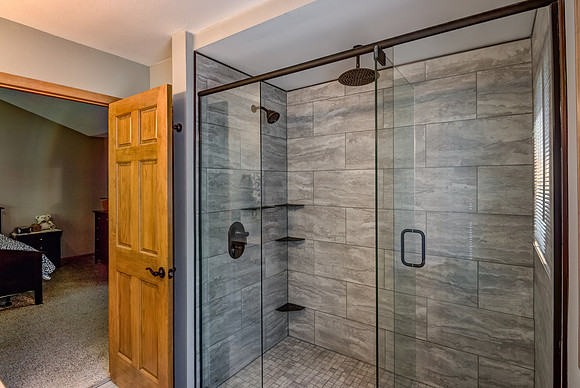 07 - Primary Bathroom-2