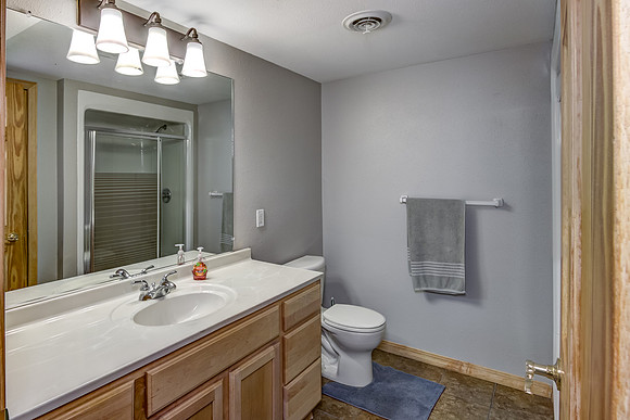 12b - Bathroom-3