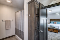 07 - Primary Bathroom-2-7