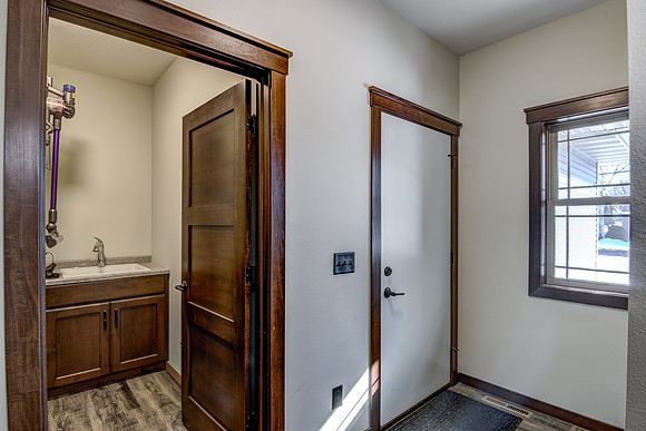 16c - mudroom-1