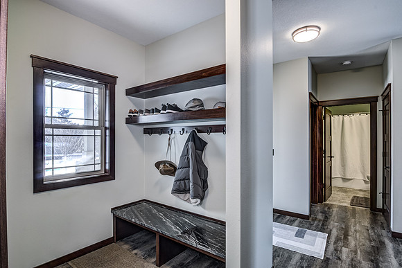16c - mudroom-2