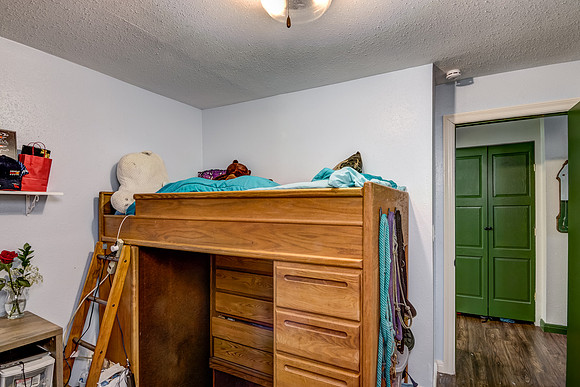 11 - Upper Level Bedroom - 3-2