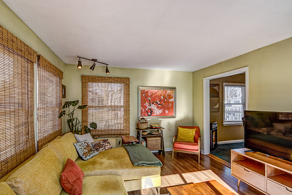 09 - Seasonal Porch-3