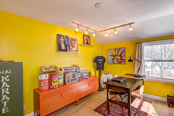11 - Upper Level Bedroom - 3-1