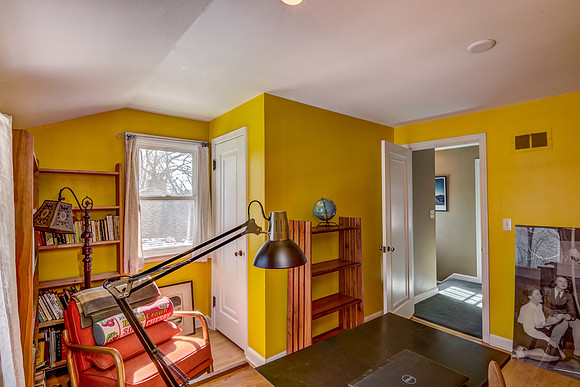 11 - Upper Level Bedroom - 3-2
