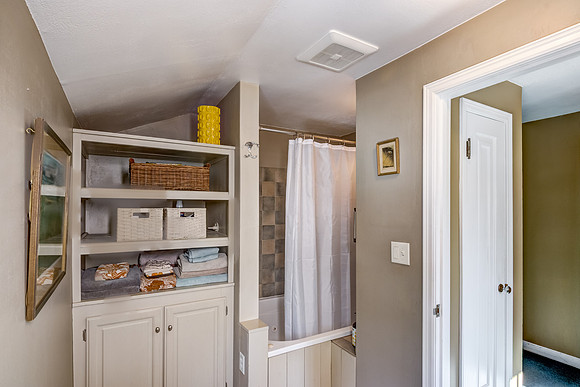 12b - Bathroom-2