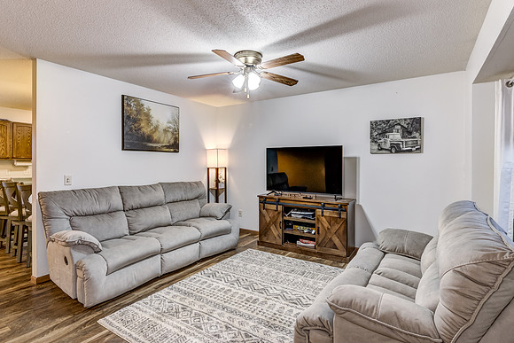 02 - Living Room-3