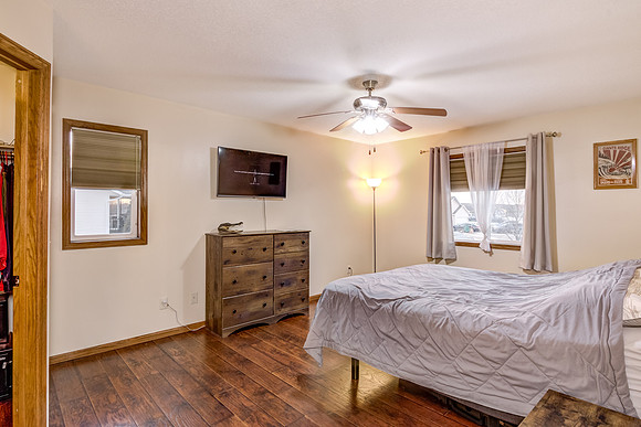 06 - Primary Bedroom-1