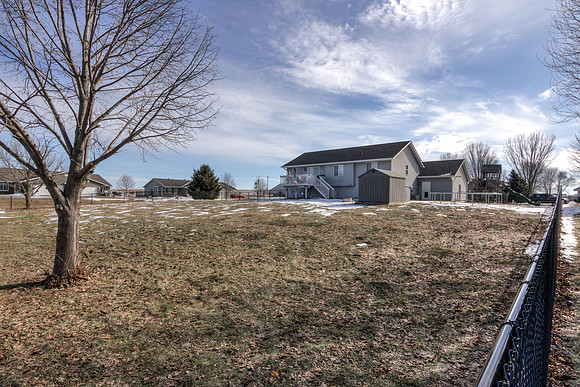 19 - Backyard-09